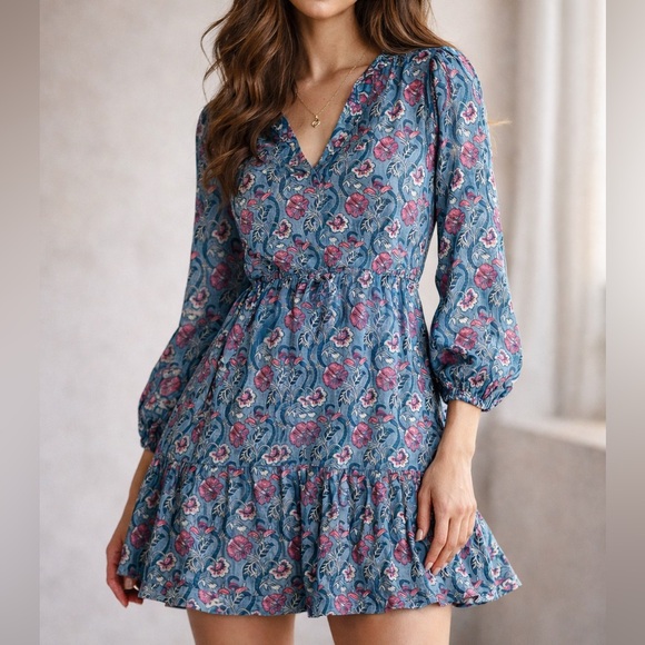 Madison Mathews Dresses & Skirts - Madison Matthews 100% Cotton Floral Long-Sleeve Mini Dress Size M Vacation Beach